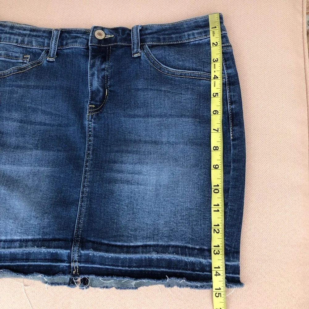 KanCan Stretchy Cotton Distressed Raw Hem Medium Wash Mini Jean Skirt 9/28